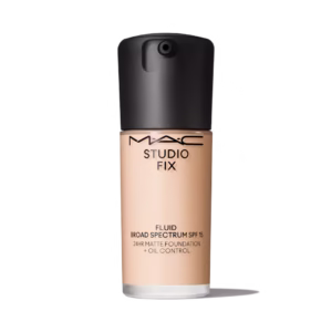 Studio Fix Fluid SPF 15, 30ml FOUNDATION (NC10)