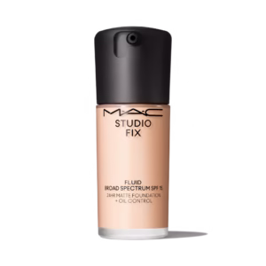 Studio Fix Fluid SPF 15, 30ml FOUNDATION (NW10)